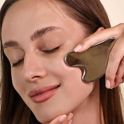 gua sha massage joue